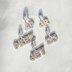 Personnalisé 925 Sterling Silver 2-Tone Layered Letter Pendant Moissanite Diamond Hip Hop Style Collier Charm - Product Image 2