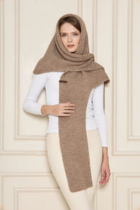Poncho-châle chic pour femme à capuche en tricot, élégant, chaud, doux au toucher, respirant, écharpe d'hiver à capuche, tricot multifonctionnel - Product Image 2