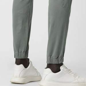 Pantalones para correr elásticos de estilo informal para hombre, mezcla de algodón suave, ajuste cónico, ideal para la comodidad diaria y las actividades de ocio - Product Image 6