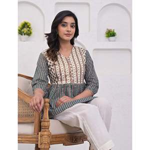 Top Corto Estampado de Algodón Oliva Bordado, Hecho de Tela Popelina - Product Image 4