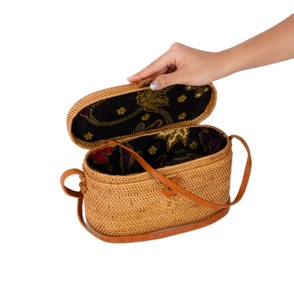 Trendy Summer <b>Accessories</b> - Gift for Her with White Daisies Crochet Macrame Beach <b>Bags</b> Direct From Indian Supplier - Product Image 1