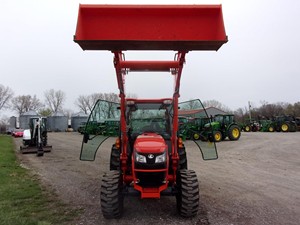 Tracteur utilitaire 2021 Kubota MX5400 | Tracteur de taille moyenne polyvalent à entraînement par engrenage ou HP-4WD-HST 55.5 pour l'agriculture et l'aménagement paysager - Product Image 2