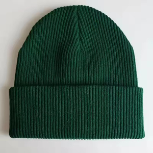 2026 Bonnets tricotés unisexes personnalisés OEM, chauds et doux pour l'hiver, en maille extensible pour hommes et femmes sur PROCESS IMPEX - Product Image 6