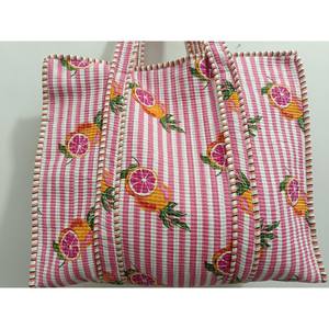 Sac à provisions en coton à imprimé floral fait à la main Grand sac à provisions Kantha Sac fourre-tout matelassé Cadeaux abordables pour femmes pour elle - Product Image 4