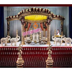 Impresionante matrimonio Golden Fiber Mandap Designer Golden Wedding Mandaps Fabricante Indian Wedding Mandap Set para la venta - Product Image 1
