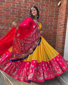 ชุดเดรสผ้าไหมปักเลื่อมงานปักลายเนยใหม่ออกแบบโดยดีไซเนอร์ชุดแต่งงานสไตล์อินเดียเทศกาล navratri โมเดลแฟนซี - Product Image 2