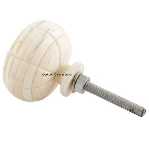 Boutons ronds en os blanc fabriqués à la main pour armoires, tiroirs et poignées de meubles de style vintage et décoratif - Product Image 4