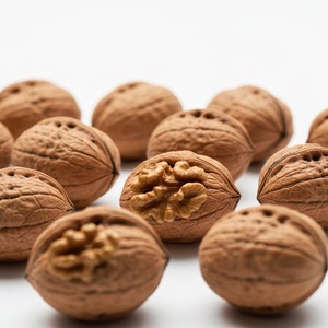 Noix brutes naturelles Fournisseur en gros Moitiés de morceaux décortiquées Emballage OEM de marque privée Exportation Expédition rapide - Product Image 1