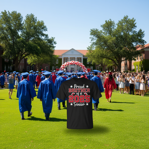T-shirt per adulti unisex con scollo rotondo e maniche corte, con stampa 'Proud Brother Of A 2025 Senior Graduation' - Product Image 3