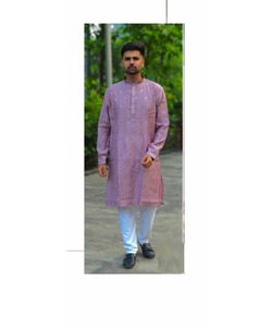 Nouvelle tendance pakistanaise ThobeKurtaPajama ensemble pour hommes en tissu de coton indien avec un design élégant de chaîne de bouton de cou de col - Product Image 4