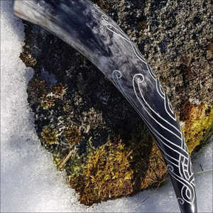 Cuerno para beber de búfalo pulido hecho a mano de la mejor calidad con soporte estilo Animal directamente de artesanías Naturales de La India - Product Image 2