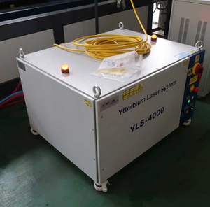 Fuente de láser de fibra fácil de operar 1.5kw 2kw 3kw Láser RAYCUS para procesamiento láser refrigerado por aire - Product Image 6