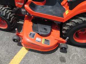 รถแทรกเตอร์ขนาดเล็กคุณภาพสูง Kubota BX25 4x4 กำลัง 23 แรงม้า พร้อมชุดตัดหญ้าและอุปกรณ์เสริม - Product Image 5