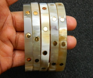 Los mejores brazaletes de cuerno de búfalo de gran tamaño para niñas hechos a mano nuevo estilo joyería de moda lindo personalizado ágata artesanal personalizada - Product Image 1