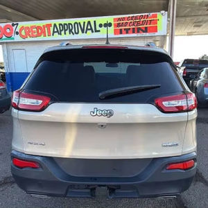 Voiture d'occasion abordable Jeep Cherokee Latitude 2015 conduite à gauche - Product Image 1