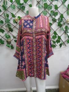 Tunique Kurti pour femme imprimée numérique à la mode de qualité supérieure pour la fête de mariage et les options de tenue éthique festive au meilleur prix - Product Image 4