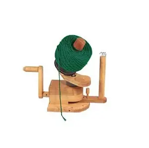 独特风格的木质缝纫机，配有Yar卷绕机手工纱线快速卷绕机，用于制作纱球专业缝纫机