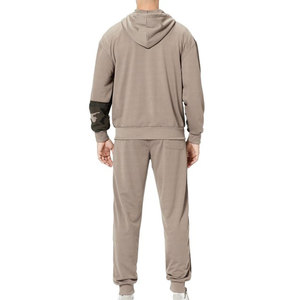 Chándal para hombre elaborado con mezcla de poliéster suave ideal para calentamientos deportivos uso diario y sesiones de entrenamiento físico - Product Image 5