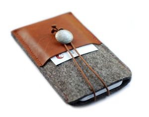 Tarjetero de fieltro y cuero de primera calidad, elegante, duradero y perfecto para el uso diario - Product Image 1