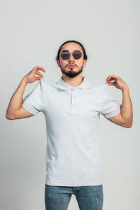 Camisas Casuales de Hombre 100% Algodón, Venta Caliente del Fabricante, ODM, Botones, Estampado de Seda Sólida, Manga Corta de Golf, Tejido de Punto, Corte Regular - Product Image 2