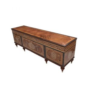 Mueble de TV Clásico de Lujo en Madera con Paneles Decorativos - Product Image 6
