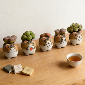 Pot Tanaman Mini Keramik Hewan Lucu Bergaya Rustic Ramah Lingkungan Tahan Lama, Pot Sukulen Kucing Imut, Pot Bunga Mini Kreatif - Product Image 1