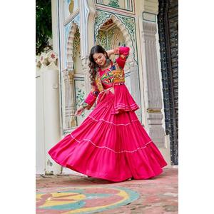 NUEVO DISEÑADOR LEHENG CHOLI CON KEDIYU LEHENGA COLOR DE AJUSTE NEGRO PARA TEMPORADA NAVRATRI - Product Image 1