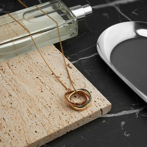 Lo último en joyería de acero inoxidable chapada en oro de 18 quilates, mezcla hueca geométrica, colgante cuadrado de tres colores, collar Punk impermeable P243470 - Product Image 5