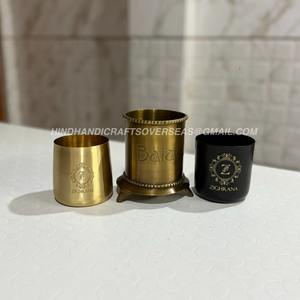 Pot à bougie métallique attrayant avec taille et design personnalisés en métal en laiton de la meilleure qualité pour la décoration intérieure de l'Inde - Product Image 4