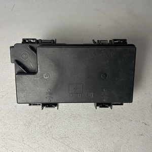 Relais automobiles pour <span class=keywords><strong>Dodge</strong></span> Grand <span class=keywords><strong>Caravan</strong></span> Travel 04692302AB, boîte à fusibles du support moteur - Product Image 2