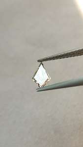 Diamante Cultivado en Laboratorio de Corte Cometa de 0.40 Ct, Color Champán Claro, para la Fabricación de Colgantes, Color Fantasía, Proveedor de Diamantes Sueltos Ecológicos - Product Image 2