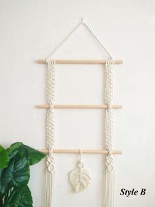 Suspension murale en macramé blanc multifonctionnelle avec barre en bois pour une décoration intérieure élégante, un rangement, une présentation et un style d'intérieur moderne - Product Image 3