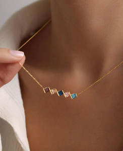 สร้อยคอแบบมินิมอลชุบทอง 10K พร้อมจี้ประดับอัญมณีหลากสีรูปกระดิ่ง ของขวัญแต่งงานสุดหรู - Product Image 3