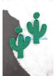 Boho Chic: Pendientes bordados hechos a mano Hilos Coloridos: Pendientes bordados únicos Estilo artesanal: Bordado llamativo - Product Image 3