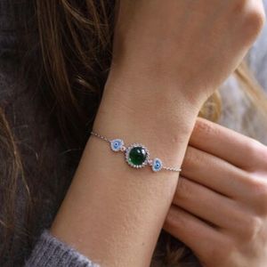 สร้อยข้อมือเงินแท้ 925 ประดับจี้รูปหัวใจและพลอยสีเขียวขาว สร้อยข้อมือแฟชั่น - Product Image 1