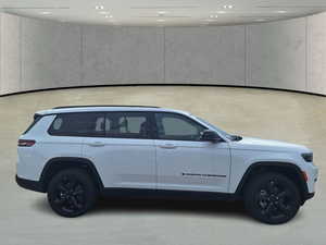 รถจี๊ปแกรนด์เชโรกี L Altitude X 4x2 SUV ปี 2024 มือสองสภาพดี - Product Image 1