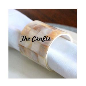 Servilletero de Metal de Color dorado con servilletero de trabajo de nácar para uso en bodas y fiestas - Product Image 5