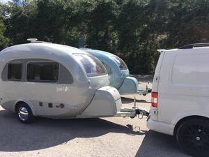Caravane de voyage moderne extensible, cadre unique et nostalgique, intérieur spacieux, touche de luxe, capacité 4 personnes, 1001-2000 kg - Product Image 1