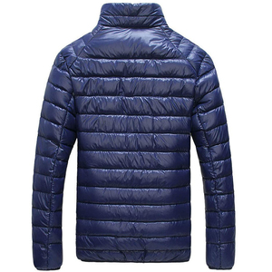 Doudoune chaude d'hiver pour hommes Parkas en duvet léger avec manteau et veste minces pouvant être emballés OEM - Product Image 2
