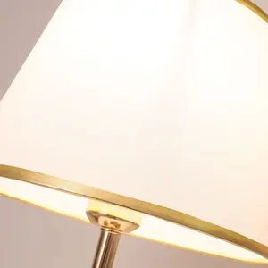 โคมไฟตั้งโต๊ะซูริ คริสตัลลีน แบบยืดหยุ่น วัสดุพีซีและโลหะ ขั้วหลอด E26 พกพาสะดวก สไตล์โมเดิร์นยุโรปดั้งเดิม มินิมอล เหมาะสำหรับสำนักงาน ห้องนอน ห้องอ่านหนังสือ - Product Image 4