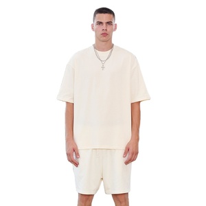 Ensemble streetwear d'été respirant avec t-shirts et shorts imprimés numériquement pour hommes - Product Image 1