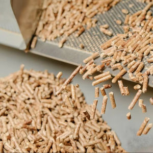 Granulés de bois de pin écologiques pour les systèmes de chauffage à biomasse, soutenant l'énergie durable et réduisant l'impact environnemental - Product Image 1