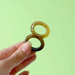 Anillo para Bufanda de Cuerno de Búfalo con Pulido Suave que Agrega Elegancia Suave y Sujeción Segura a Cualquier Bufanda de Alta Calidad - Product Image 3