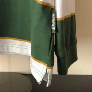 Maillot Rugby Rayé Vert et Blanc-Polo Manches Longues Brodé en Polyester Coton Parfait - Product Image 3