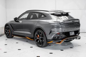 dbx 707 SUV AWD 2025, faible kilométrage, moteur silencieux, transmission automatique, éclairage LED panoramique, prêt à être expédié - Product Image 5