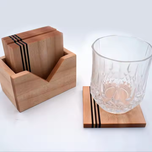 Sous-verres en bois fabriqués à la main Design foncé à rayures Sous-verres en noyer de qualité supérieure Bois dur par l'artisanat en croissant - Product Image 1