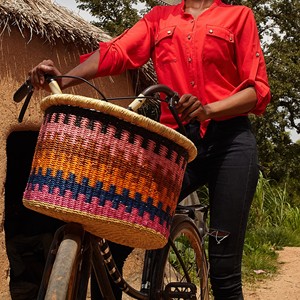 Seagrass bicycle <b>basket</b> with different color wholesale pricing sea grass raffia bicycles <b>baskets</b> - Product Image 6