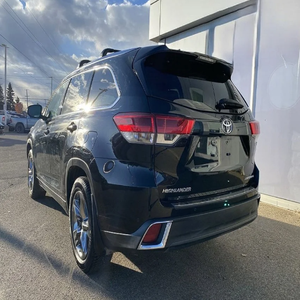 รถ SUV ไฮบริดไฮแลนเดอร์มือสองพร้อมเบาะหนังและกล้องหลัง Steering-6-Seater ซ้าย - Product Image 3