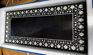 Dessus de table élégant et moderne en marbre noir pour bar ou salle à manger Superbe design d'intérieur disponible à la vente - Product Image 2