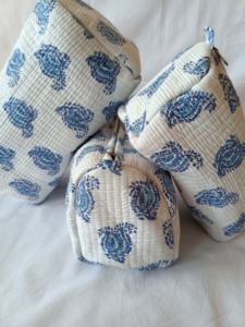 Handmade Cotton <b>Makeup</b> <b>Bag</b> Quilted Block Travel Organizer Accessory Pouch Zipper Closure Wholesale Manufacture - Product Image 6